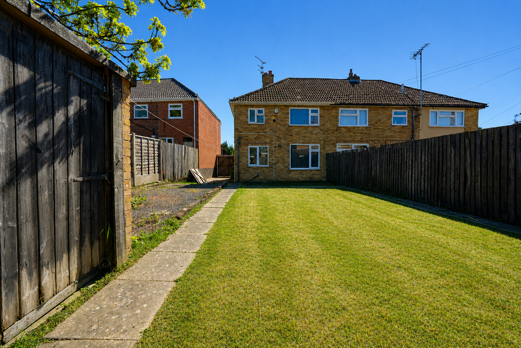 Property photo 2 of 18 Garden