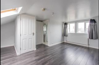 Property photo 1 of 10 Bathroom