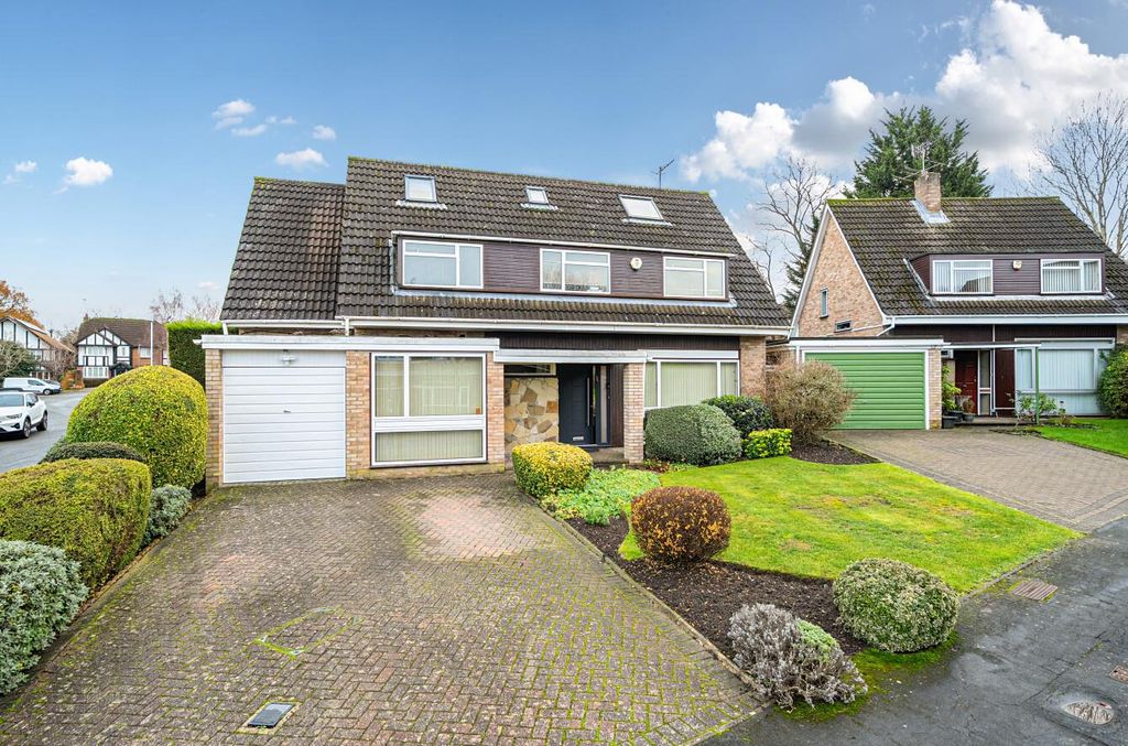 Property photo 1 of 15 Davidson Frost-Wellings, Dfw, Chiltern Close, Wd23
