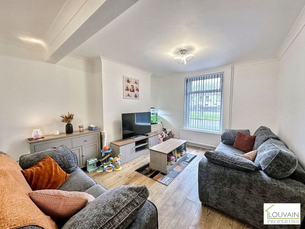 Property photo 2 of 23