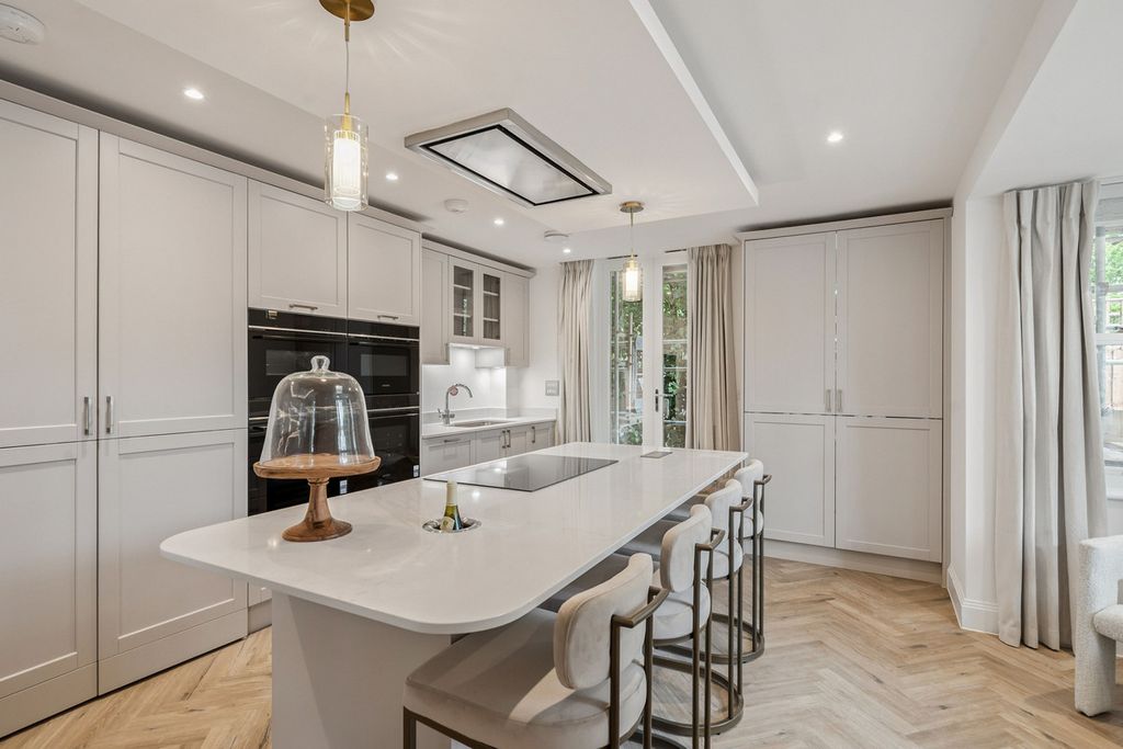 Property photo 2 of 29