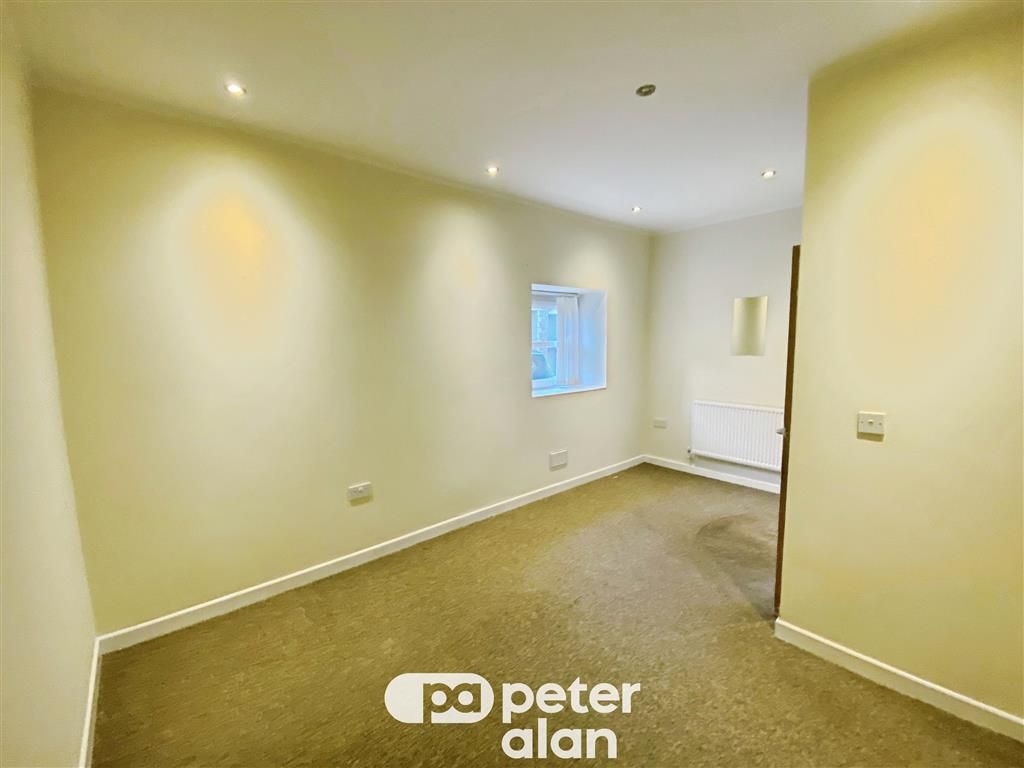 Property photo 3 of 5 Bedroom