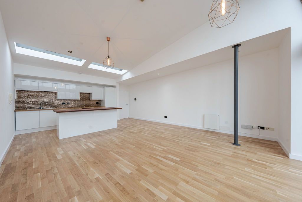 Property photo 3 of 15 Gallery