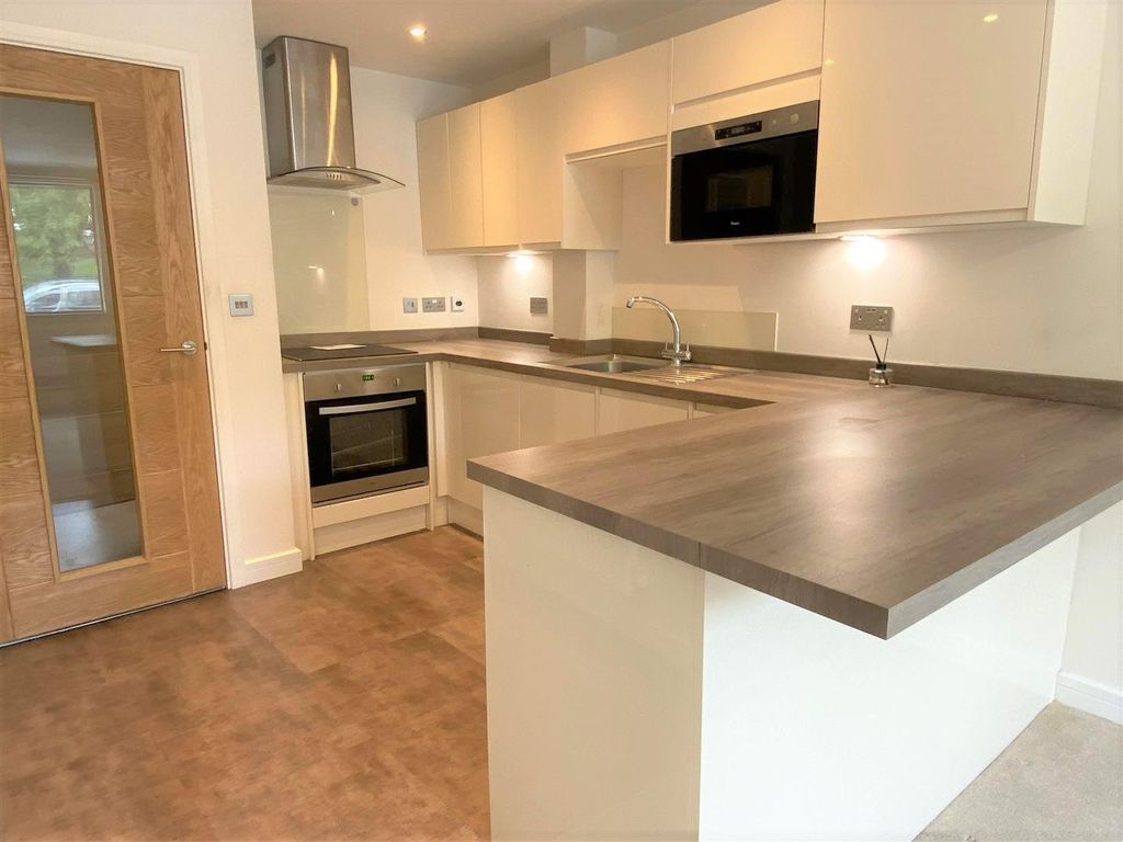 Property photo 2 of 10 Kitchen 2.Jpg