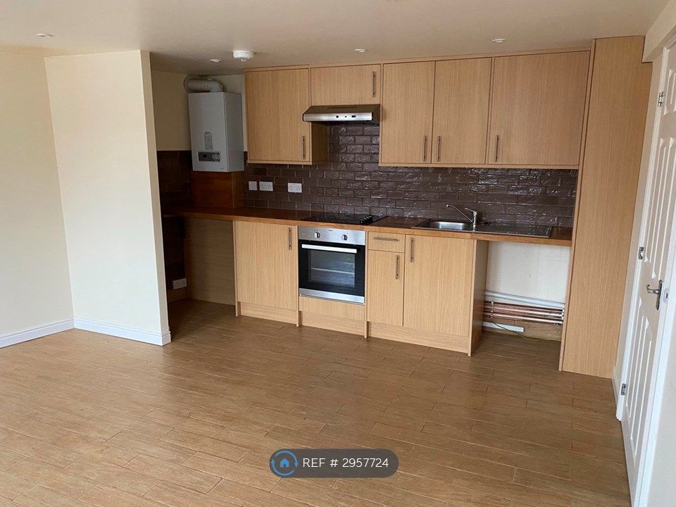 Property photo 1 of 10 Kitchen