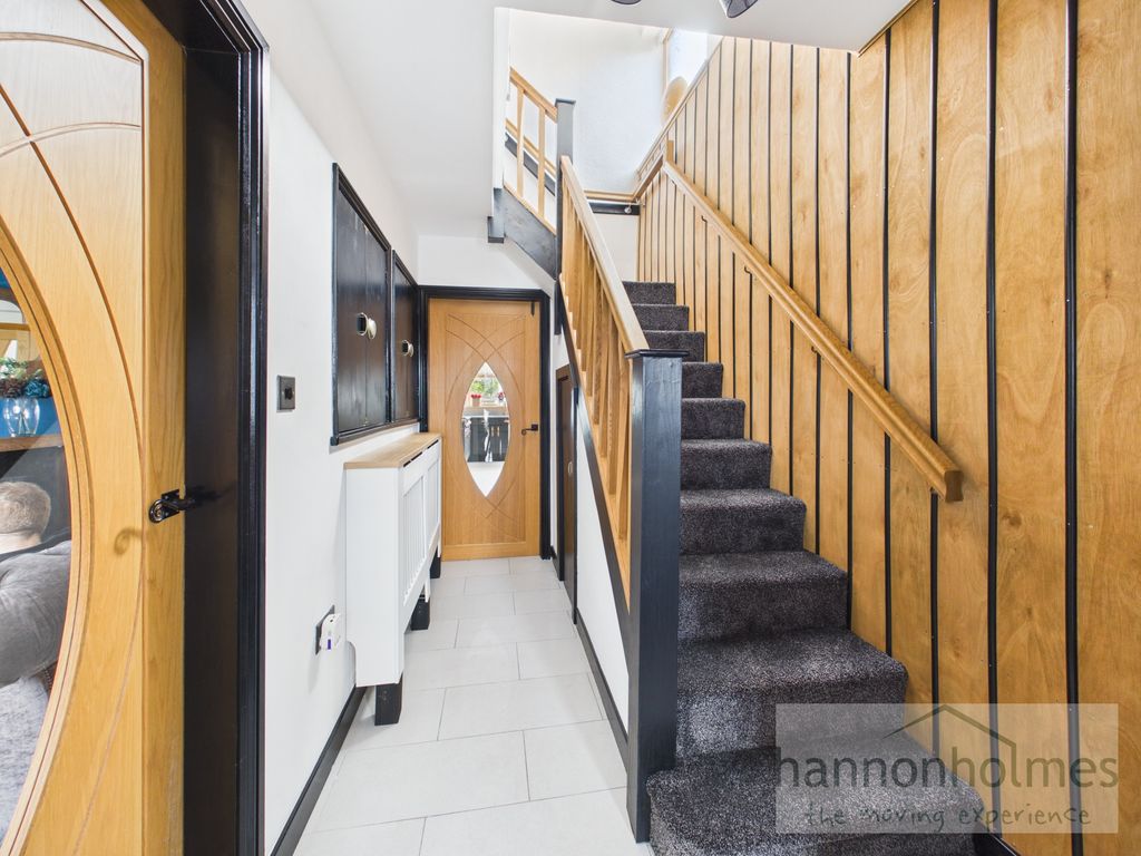 Property photo 2 of 49 Cam05283G0-Pr0251-Still001