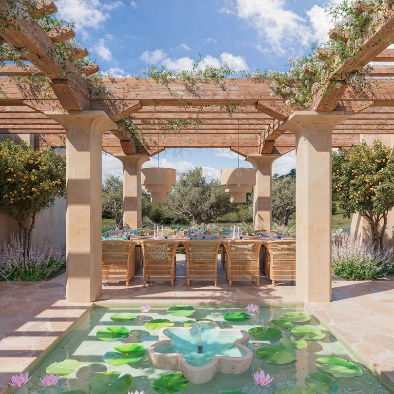 Property photo 2 of 19 Pond (2)