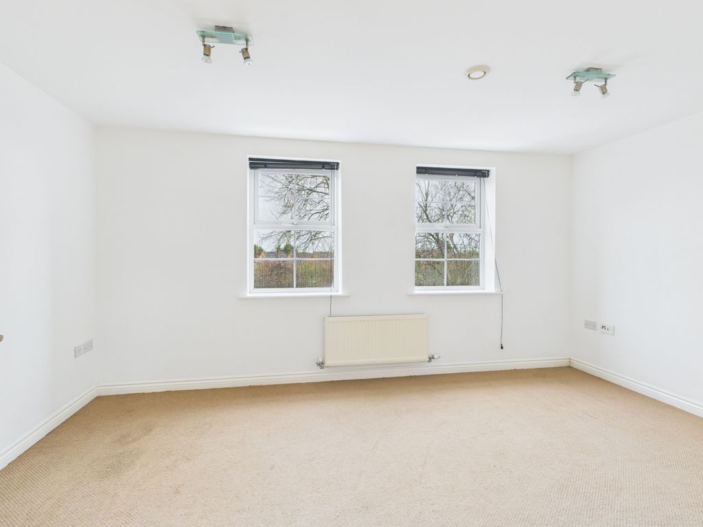 Property photo 2 of 11 Cam04922G0-Pr0090-Still008