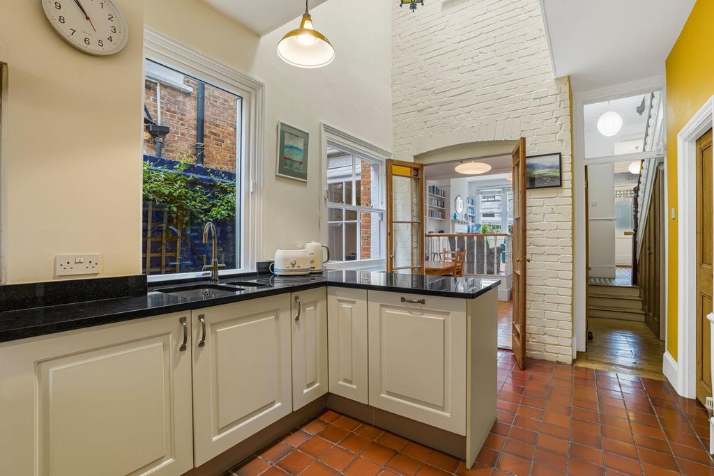 Property photo 3 of 27 Kitchen