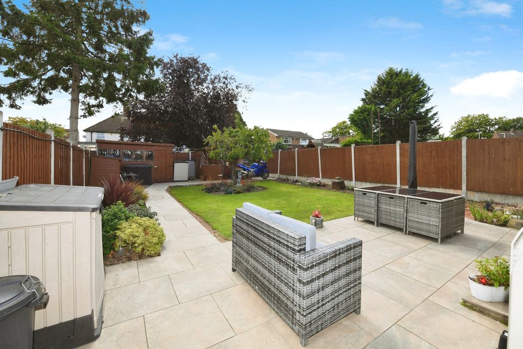 Property photo 2 of 17 External