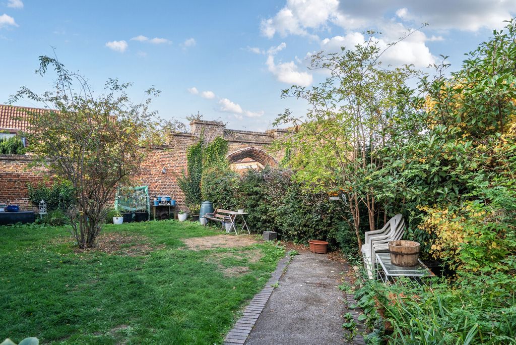 Property photo 2 of 13 1525396-4-1A111Bb...