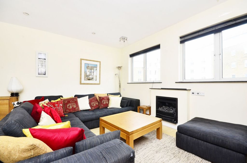 Property photo 1 of 17