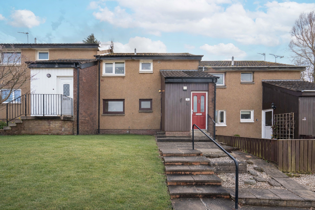 Property photo 1 of 13 Glamis Outside