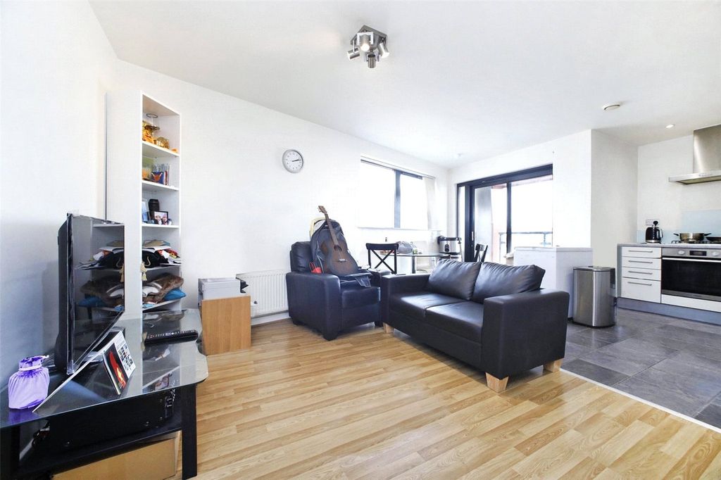 Property photo 2 of 14