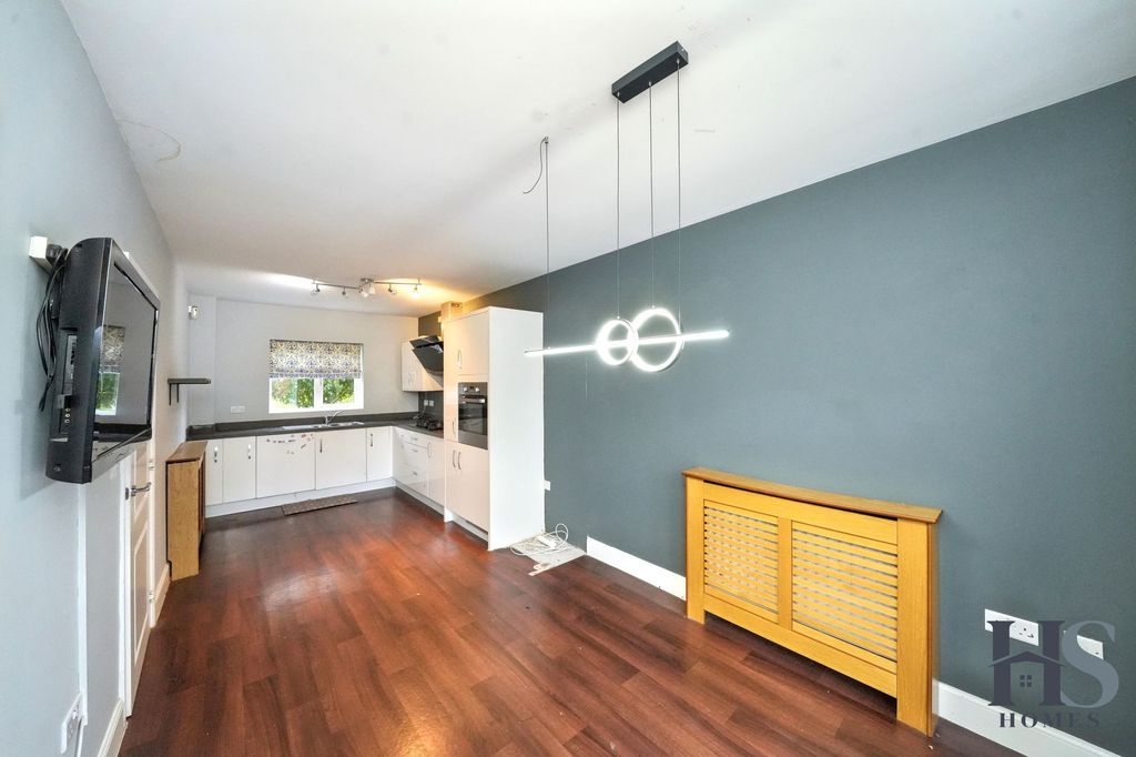 Property photo 3 of 26