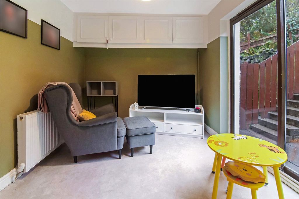 Property photo 3 of 22 Picture No. 08