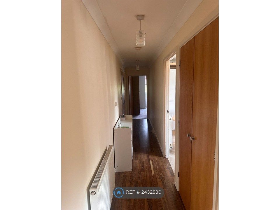 Property photo 3 of 22 Entry Hallway