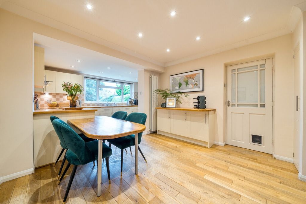 Property photo 3 of 23 Picture No. 13