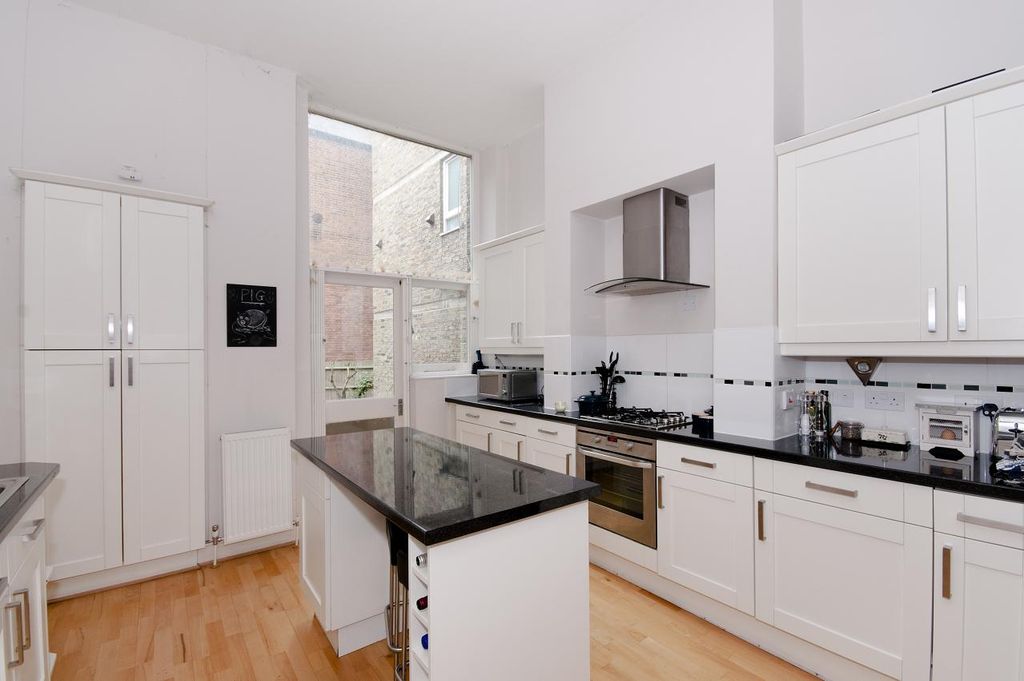 Property photo 2 of 8