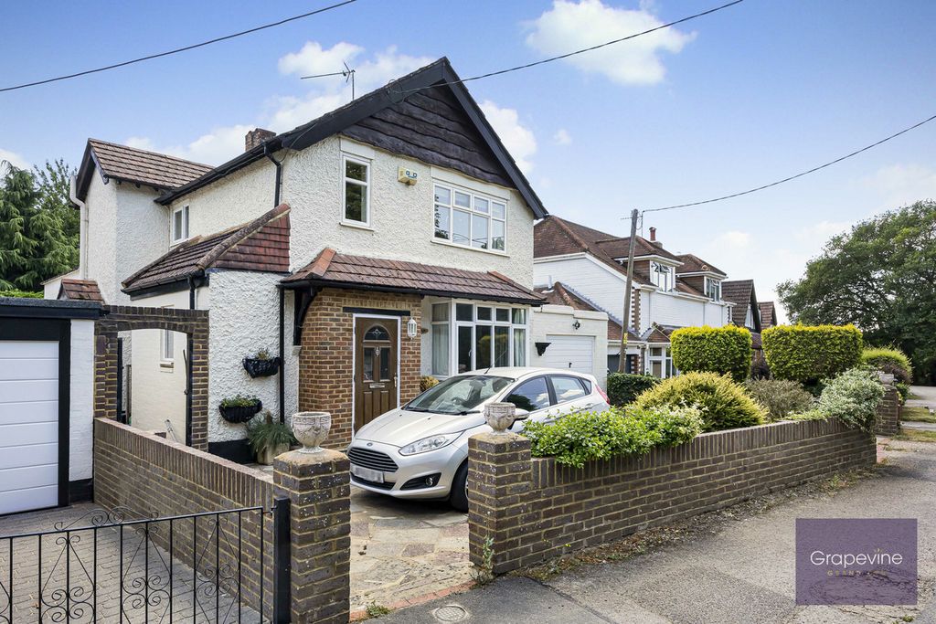 Property photo 2 of 33