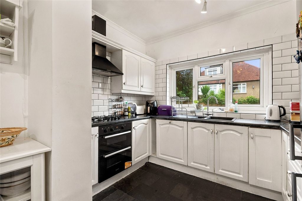Property photo 3 of 16 Kitchen