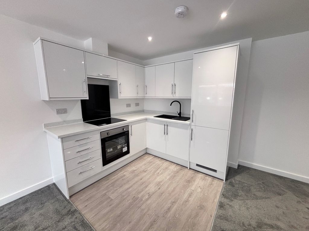 Property photo 1 of 8 Kitchen