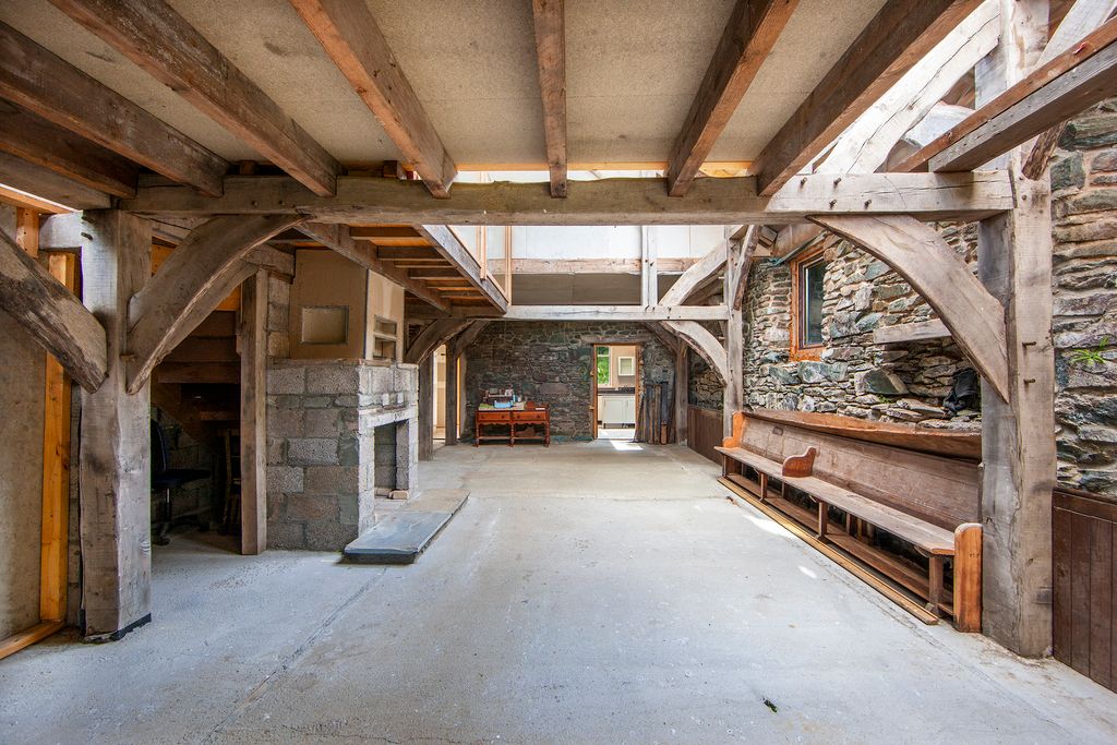 Property photo 3 of 39