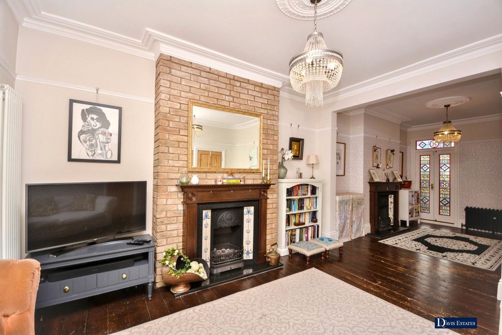 Property photo 2 of 24