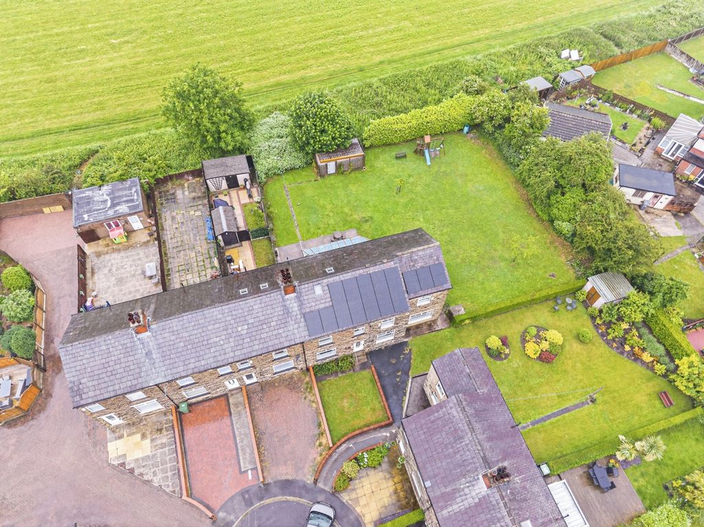Property photo 2 of 19 Large Garden