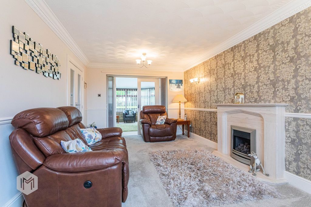 Property photo 2 of 39