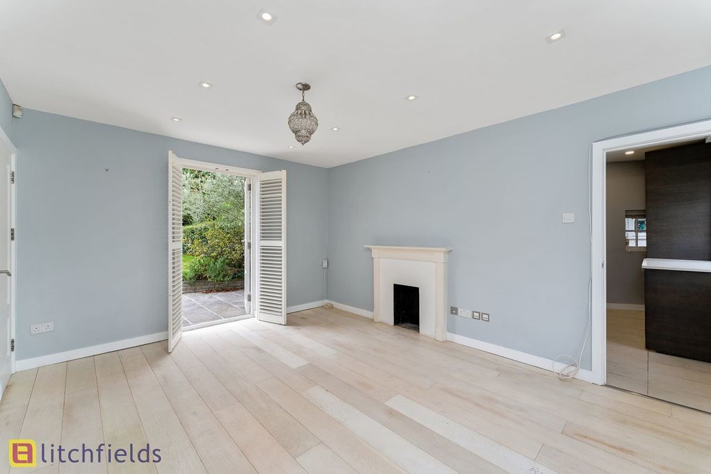 Property photo 3 of 16 Photo 14