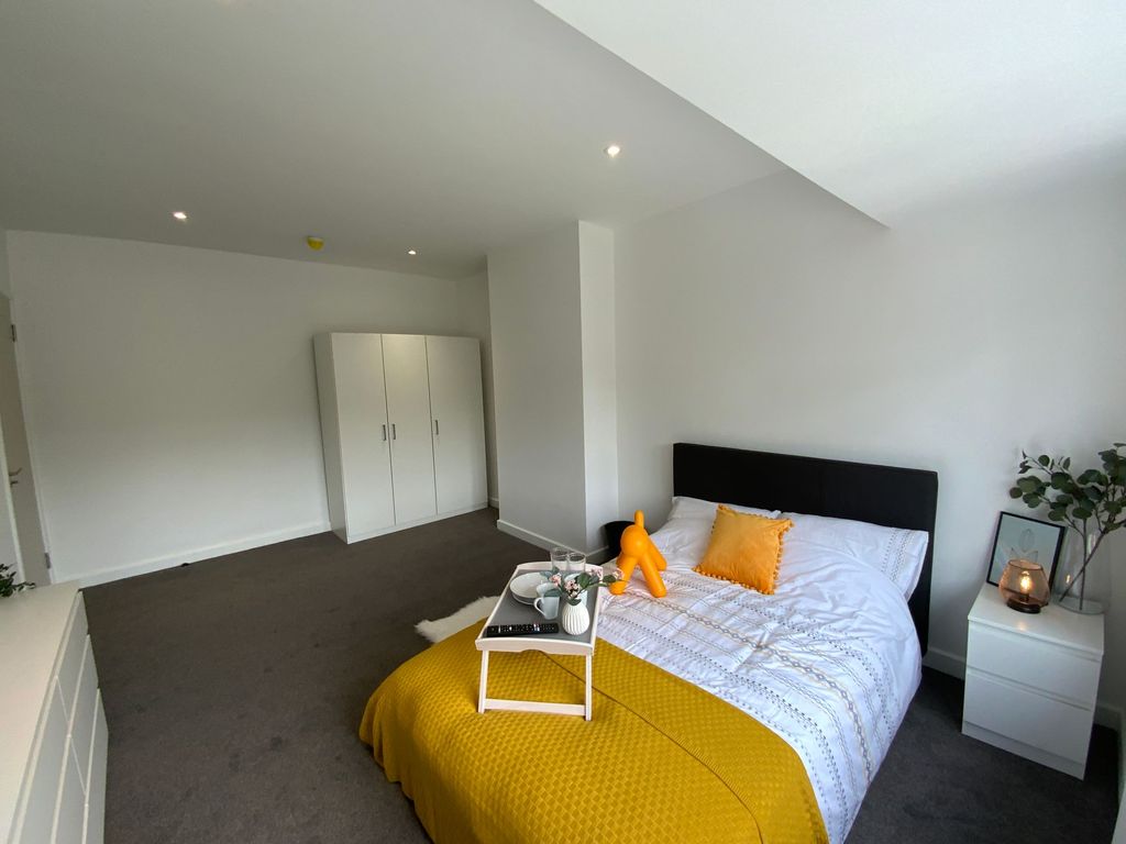 Property photo 2 of 8 Bedroom 4