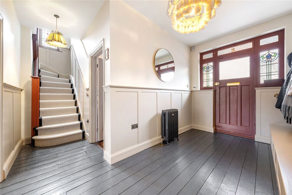 Property photo 3 of 31 Hallway