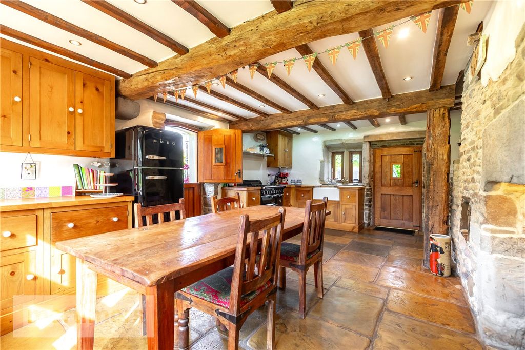 Property photo 2 of 40 Kitchen/Diner
