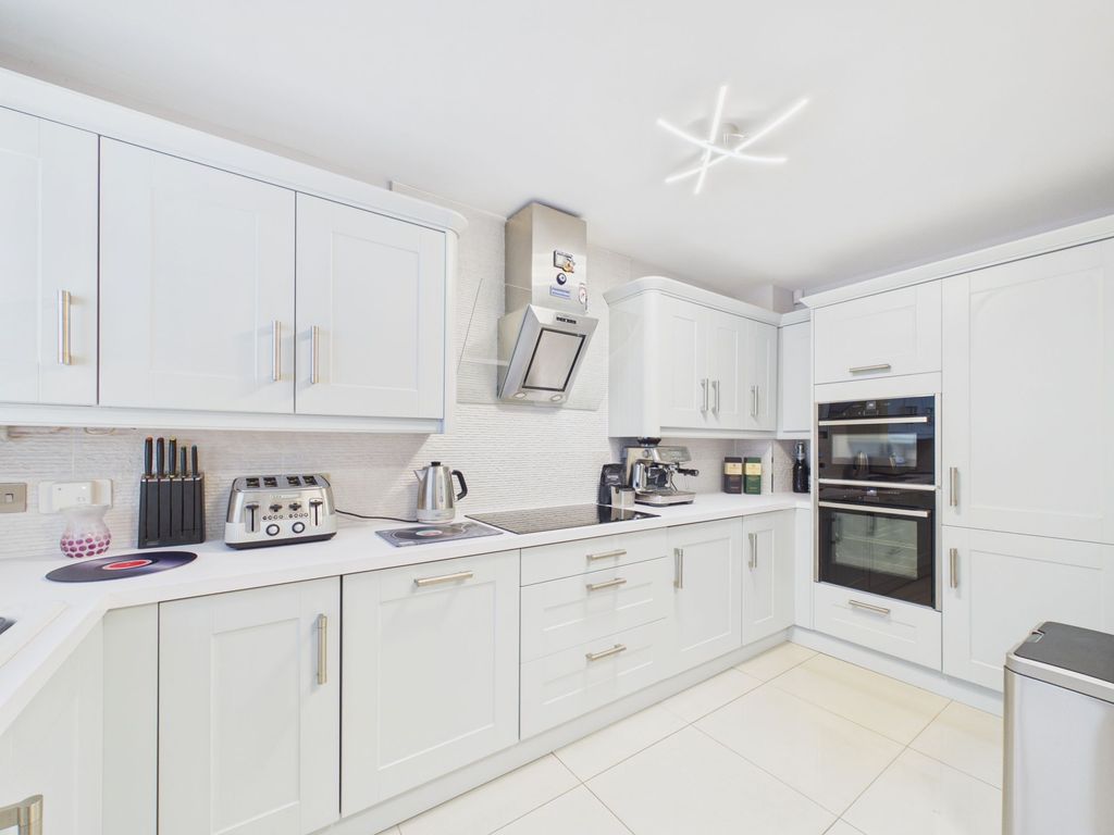 Property photo 2 of 29