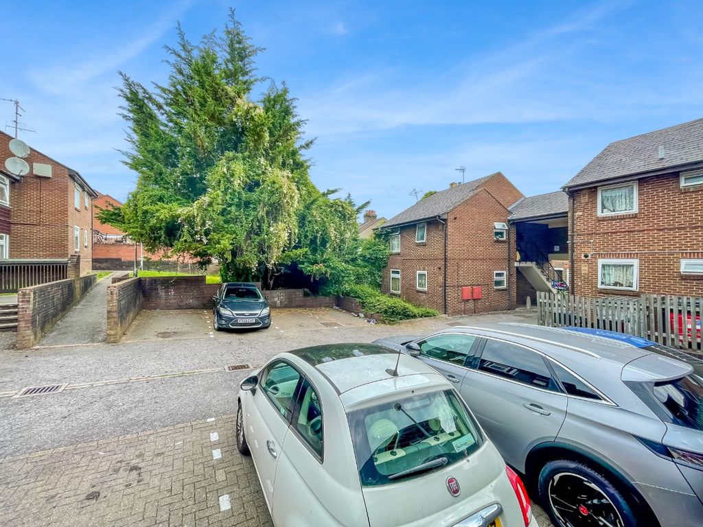 Property photo 2 of 6 4293462