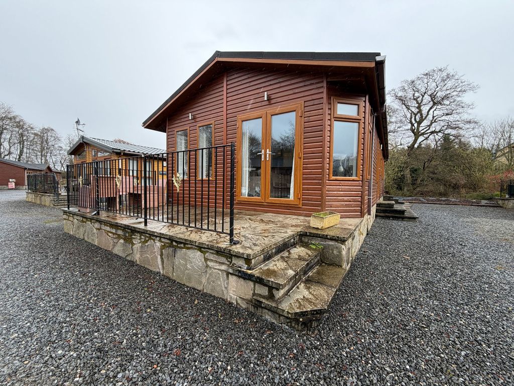 Property photo 1 of 30