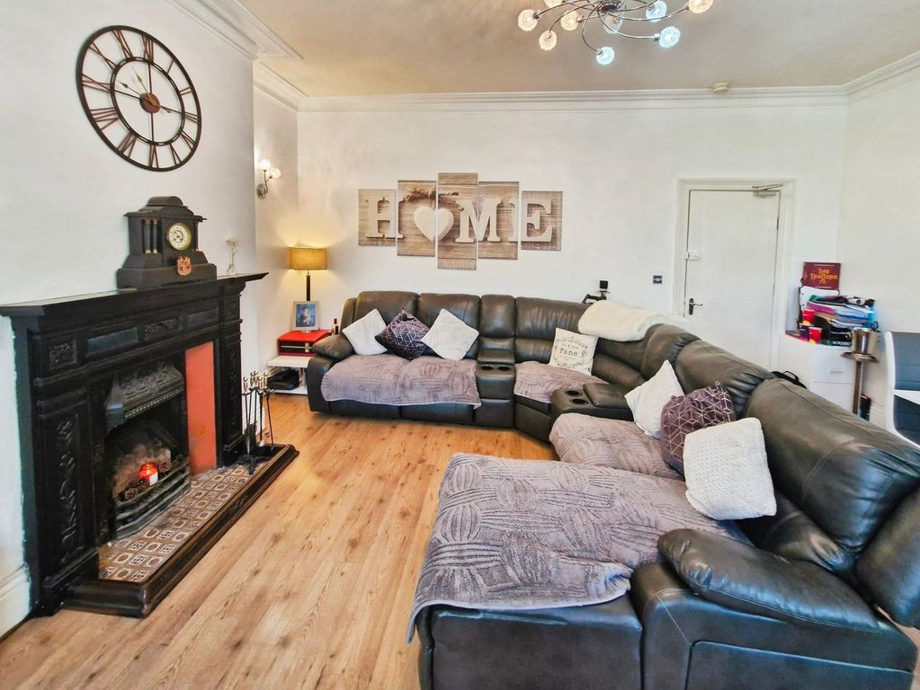 Property photo 3 of 40