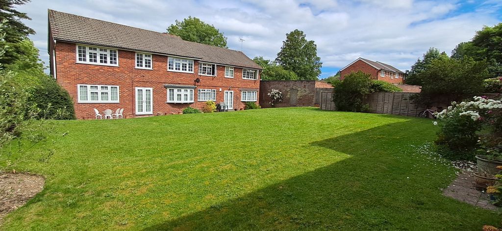 Property photo 2 of 16