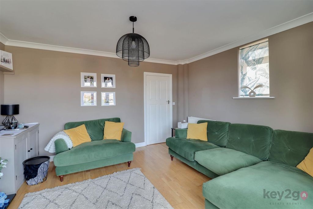 Property photo 3 of 27 Img_8237-Img_8239.Jpg