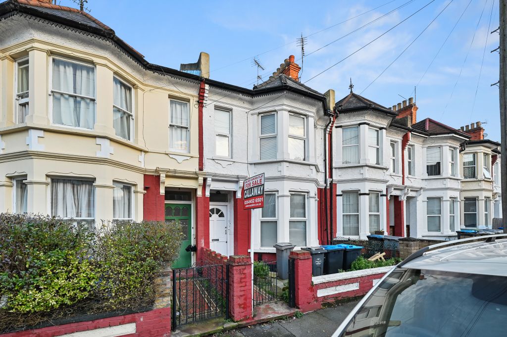 Property photo 1 of 8