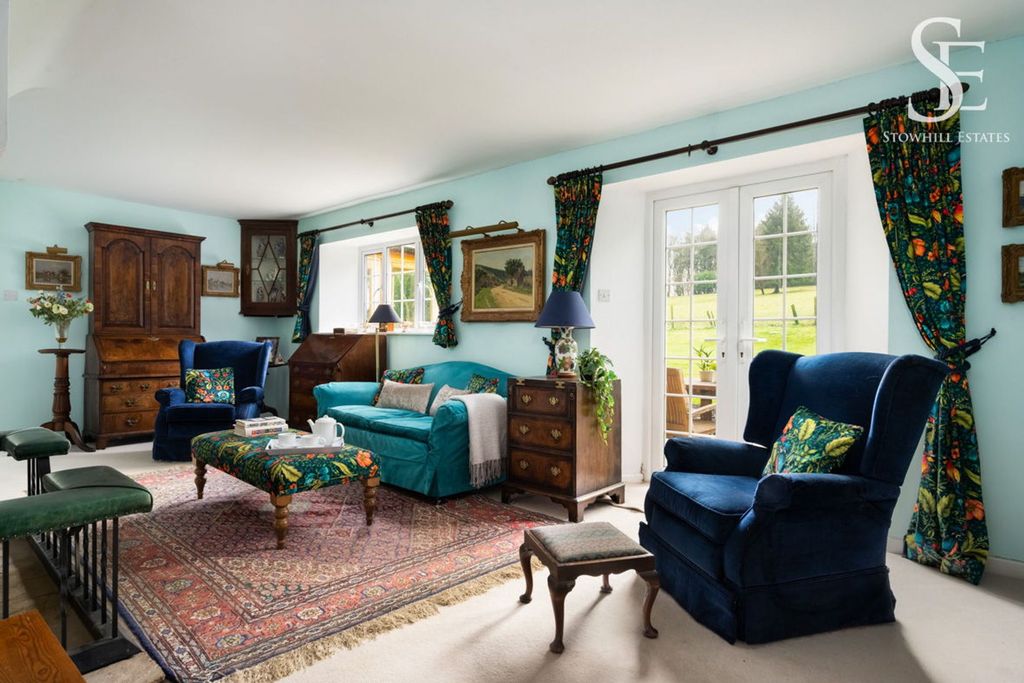 Property photo 2 of 27 Sitting Room