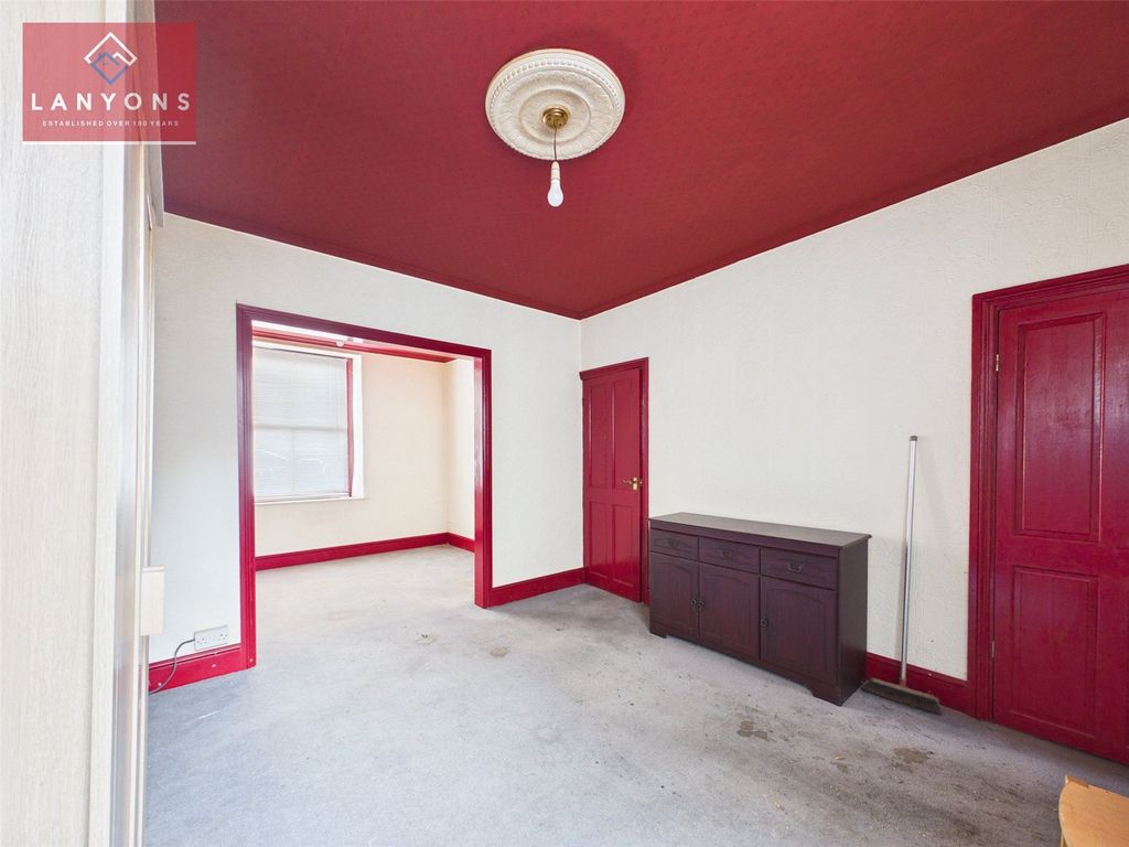 Property photo 3 of 12 Picture No. 02