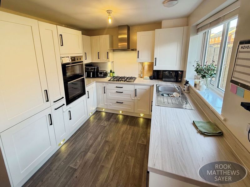 Property photo 3 of 13 Photo 11