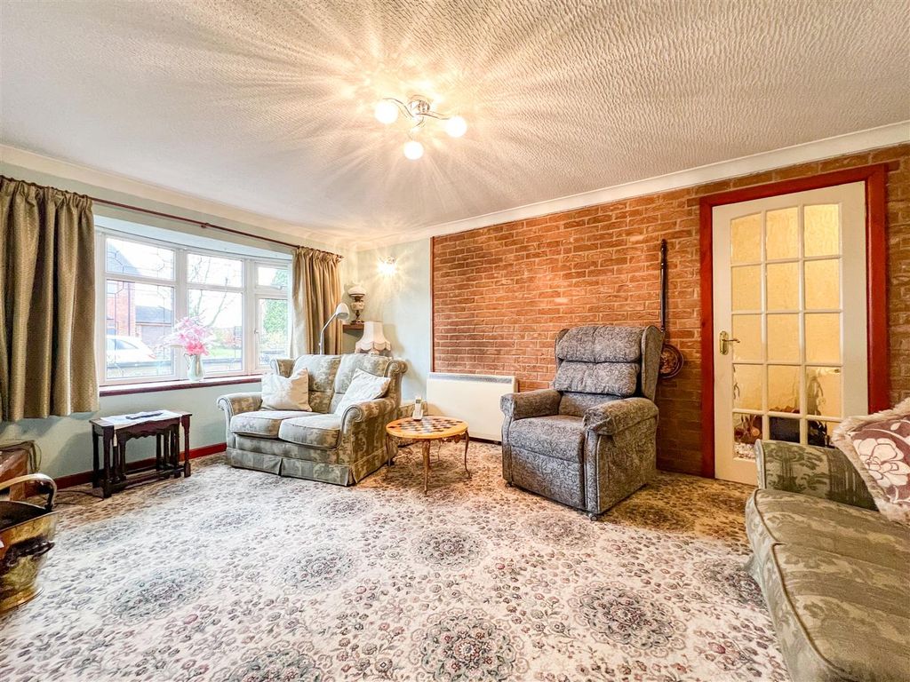 Property photo 3 of 23 Sitting Room