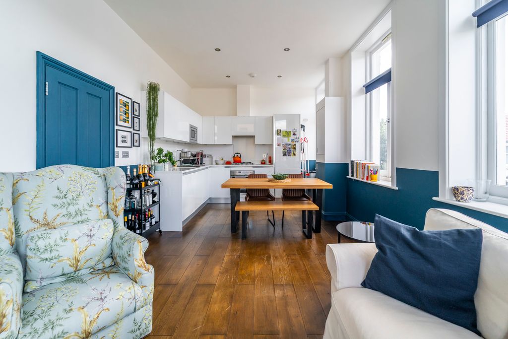 Property photo 2 of 11 Ndb06755