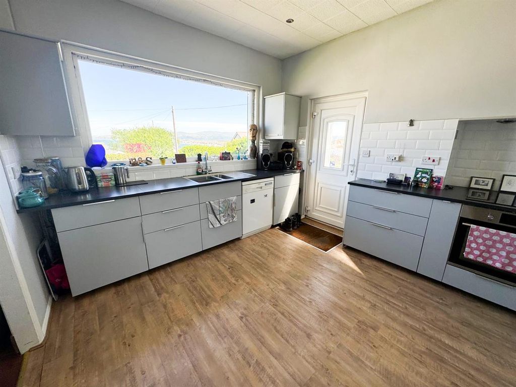 Property photo 3 of 13 Kitchen Area