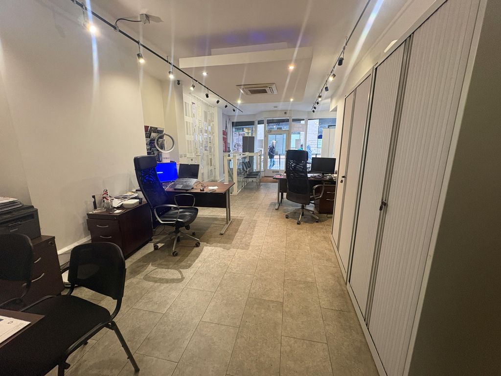 Property photo 3 of 5 97 Commercial Rd -2.Jpg