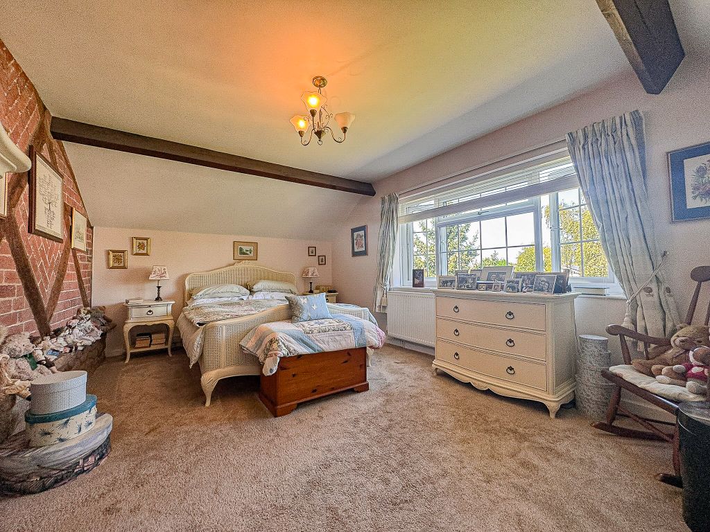 Property photo 3 of 24 Bed 1