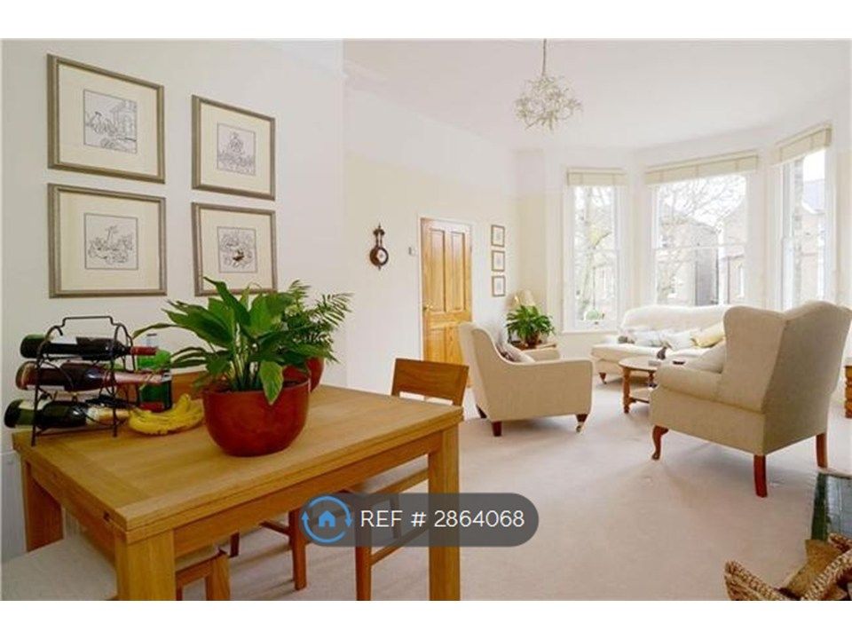 Property photo 1 of 7 Living Room